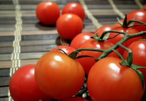 Такі корисні властивості томатів роблять їх незамінними на кожному столі