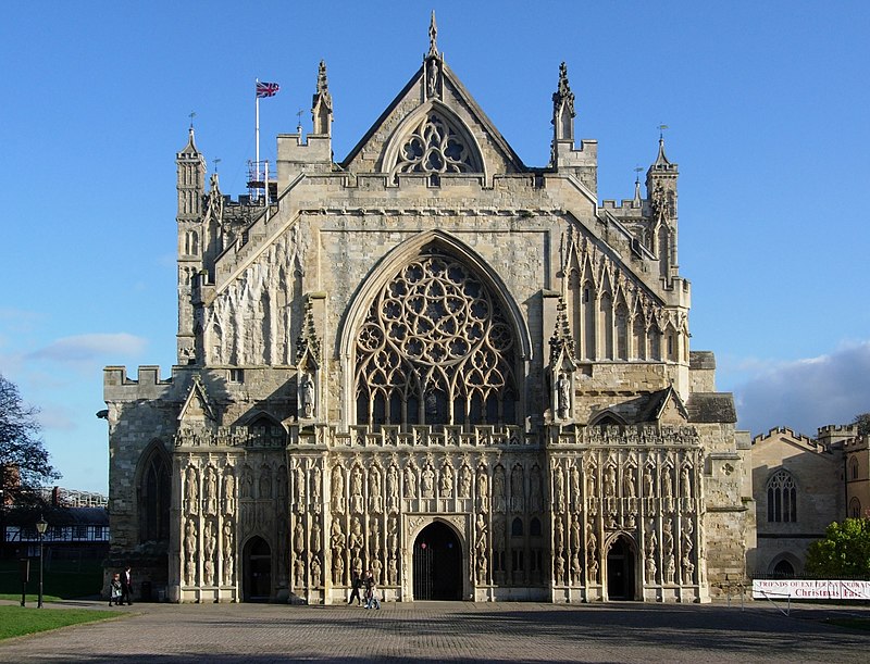 У Йорку, населення якого в 1377 не перевищувало 11 000 чоловік, крім кафедрального собору і дев'яти монастирських церков, було ще 45 парафіяльних церков