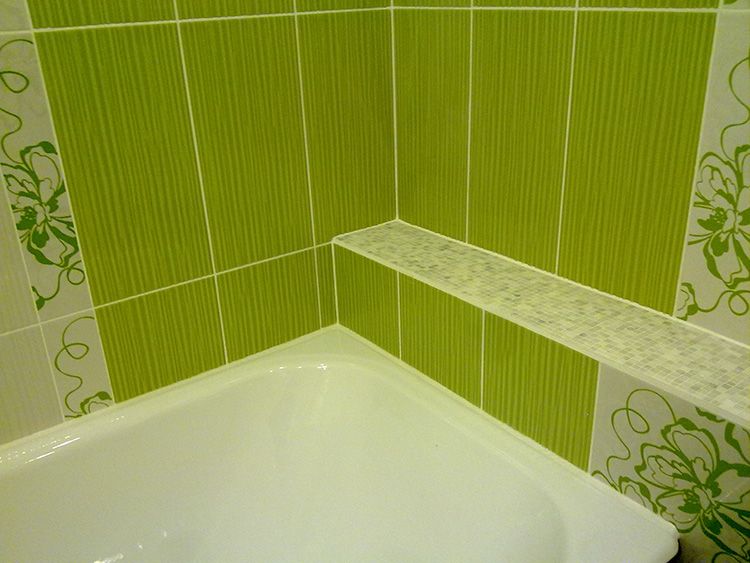 Для облицювання стін і підлоги у ванній кімнаті нерідко використовується   плитка